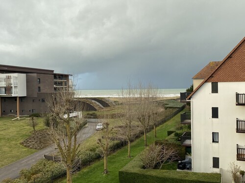 Cabourg: 3-Zi-Wohnung 200m vom Strand entfernt mit Balkon und Internet
