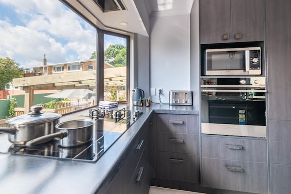 Microwave, oven, stovetop, dishwasher