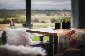 Breakfast, lunch, dinner served; German cuisine, garden views - Weinzuhause (Mommenheim)