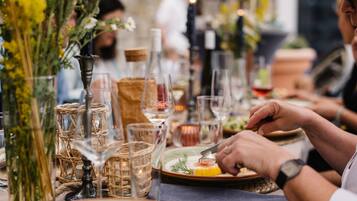 Frühstück, Mittagessen und Abendessen