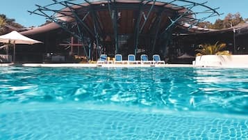 Piscine extérieure
