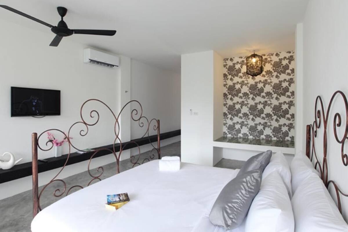 In-room safe, free WiFi