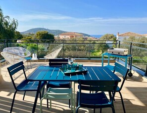 Luxury Apartment | Terrace/patio