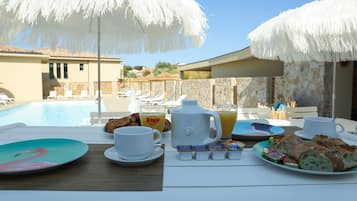 Daily cooked-to-order breakfast for a fee