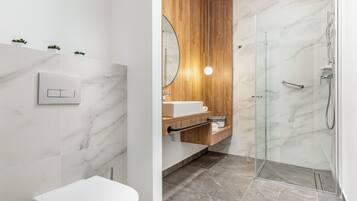 Shower, towels, shampoo