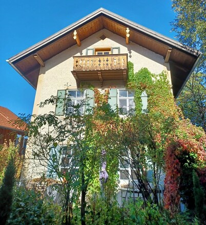 Idyllic vacation home with garden directly in Oberammergau