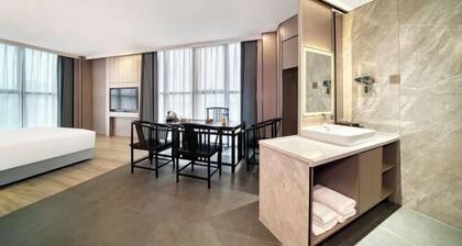 Four Seasons Qingteng Hotel (Outlet Airport)