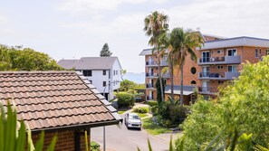 Exterior - 5 Kingfisher, 5-7 Ondine Close, Nelson Bay, luxury apartment with Wifi and air conditioning (Nelson Bay)