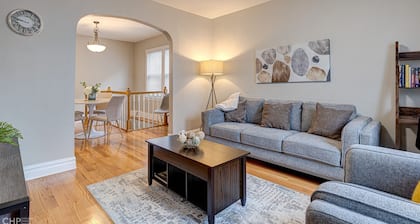 Spacious 3BR Duplex for Groups-Near Airport & Downtown-Cozy & Quiet