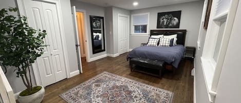 4 bedrooms, desk, free WiFi, bed sheets