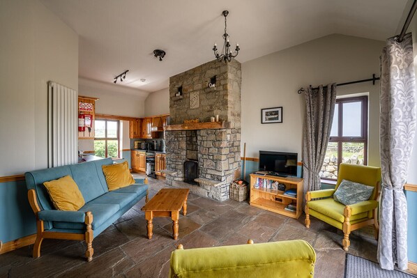 Smart TV, fireplace, Netflix, streaming services