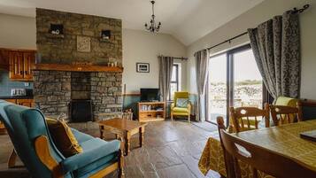 Smart TV, fireplace, Netflix, streaming services