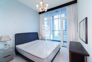 3 chambres, bureau, fer et planche à repasser, accès au Wi-Fi (inclus)