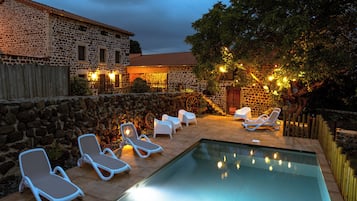 Piscina coperta, piscina all'aperto