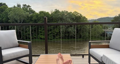 Riverside Loft with Huge Deck on GAP Trail