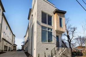 Exterior detail - 7- Music Hill - The Music City Collection (Nashville)