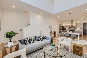 TV - 8 - Music Hill - The Music City Collection (Nashville)