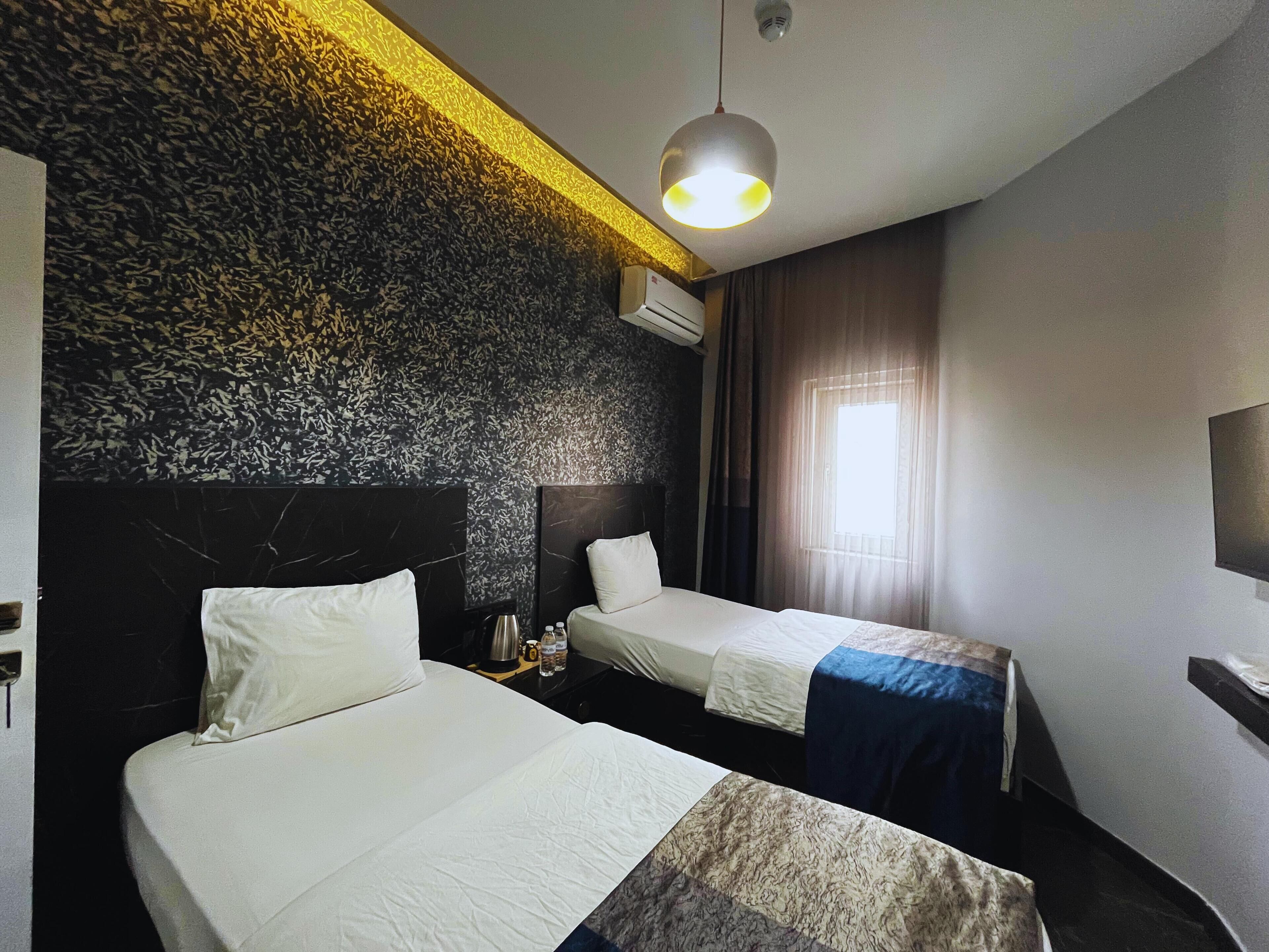 Basic Twin Room | Soundproofing, free WiFi, bed sheets