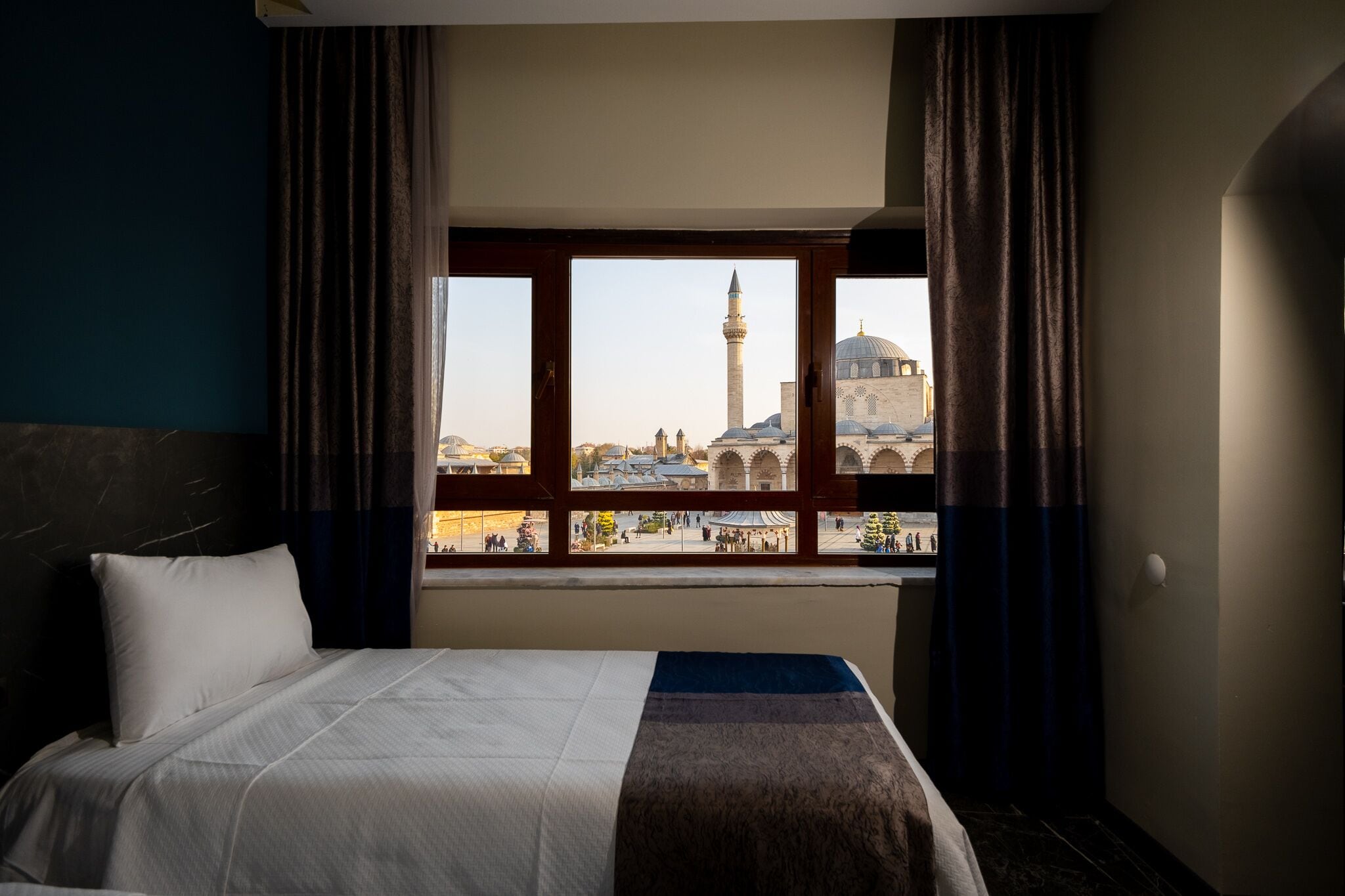 Schallisolierte Zimmer, kostenloses WLAN, Bettwäsche