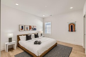 4 多间卧室、办公桌、熨斗/熨衣板、WiFi