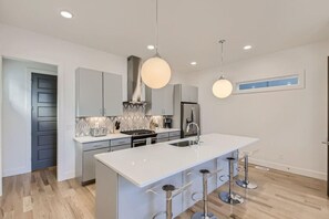 Fridge, microwave, oven, stovetop - 10- Modern Escape- The Music City Collection (Nashville)