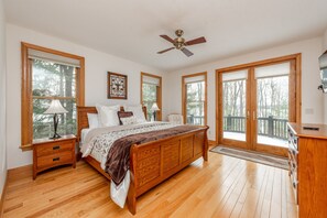 5 bedrooms, free WiFi, bed sheets