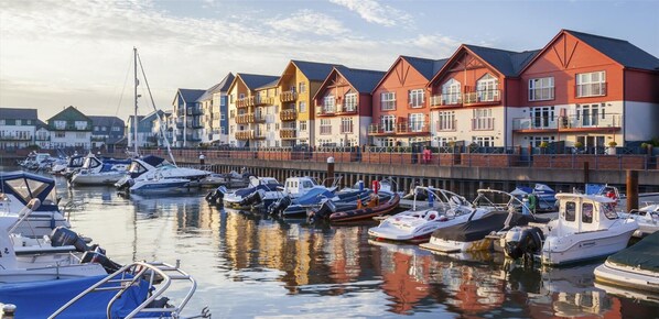 Marina - Deluxe Apartment in Peaceful Devon Countryside (Willand)
