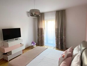 2 soverom, strykejern/-brett, wi-fi (inkludert) og sengetøy