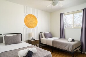 5 bedrooms, desk, iron/ironing board, travel cot