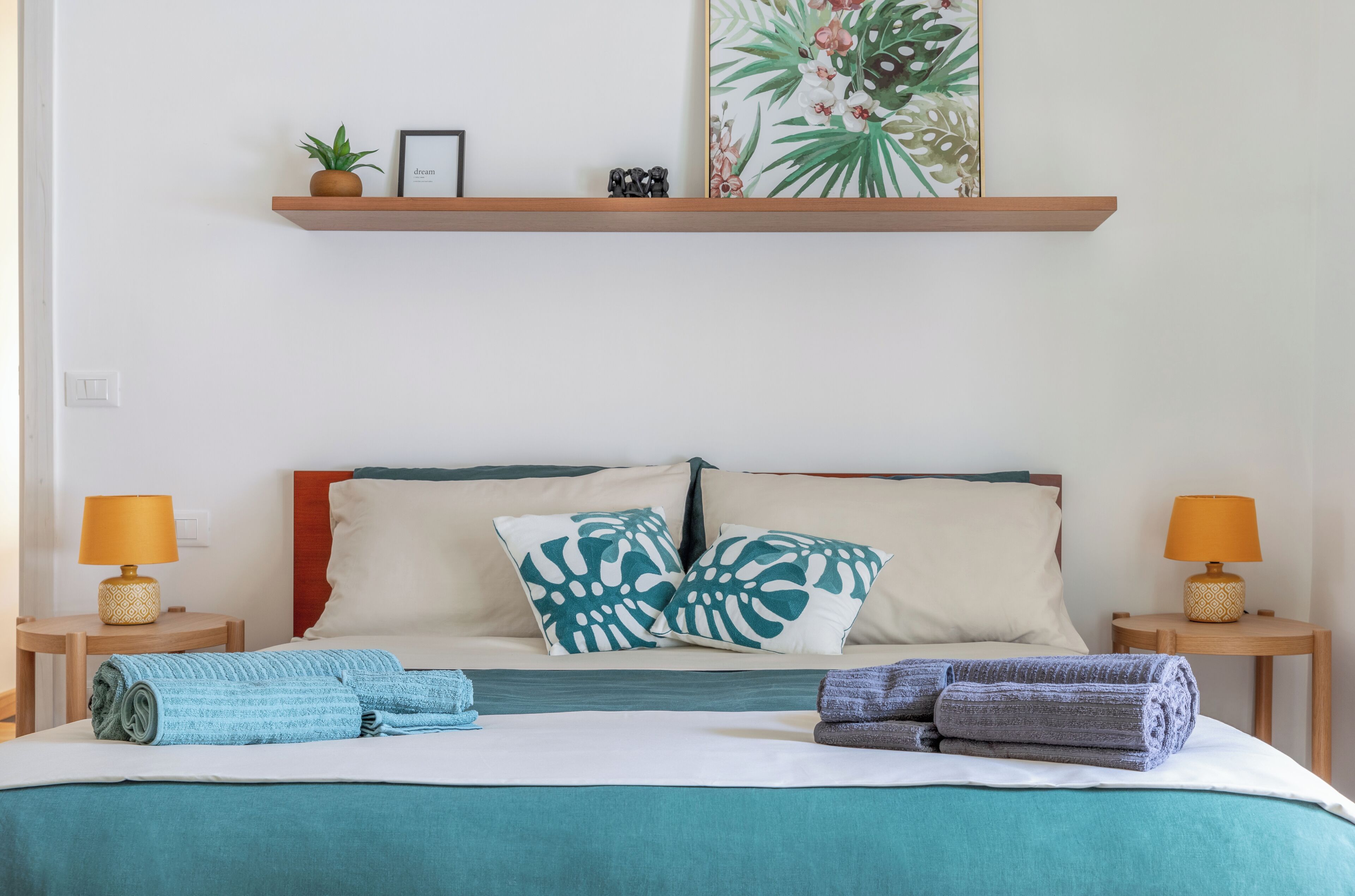 1 habitación, tabla de planchar con plancha, wifi gratis y ropa de cama 