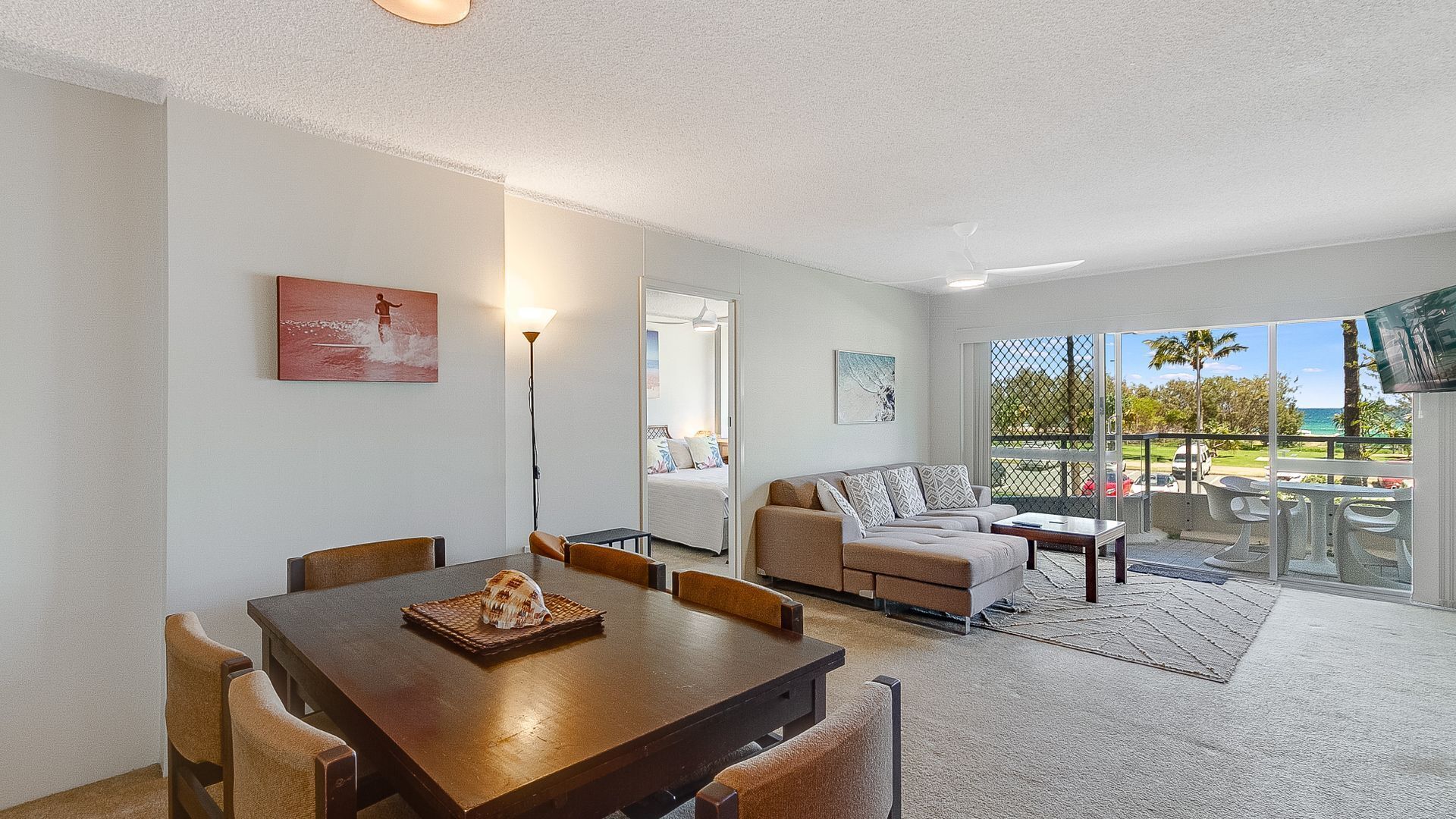 Kooringal Unit 4 Right on Greenmount beach walk to both Tweed Heads and Coolangatta