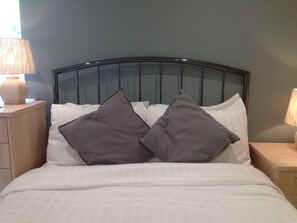 Habitación doble Confort | Sábanas de algodón egipcio y ropa de cama de alta calidad 