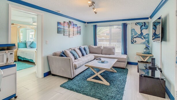 Living area - Pool, Jacuzzi, Cabana Oh My!! Welcome to Paradise (Orlando)
