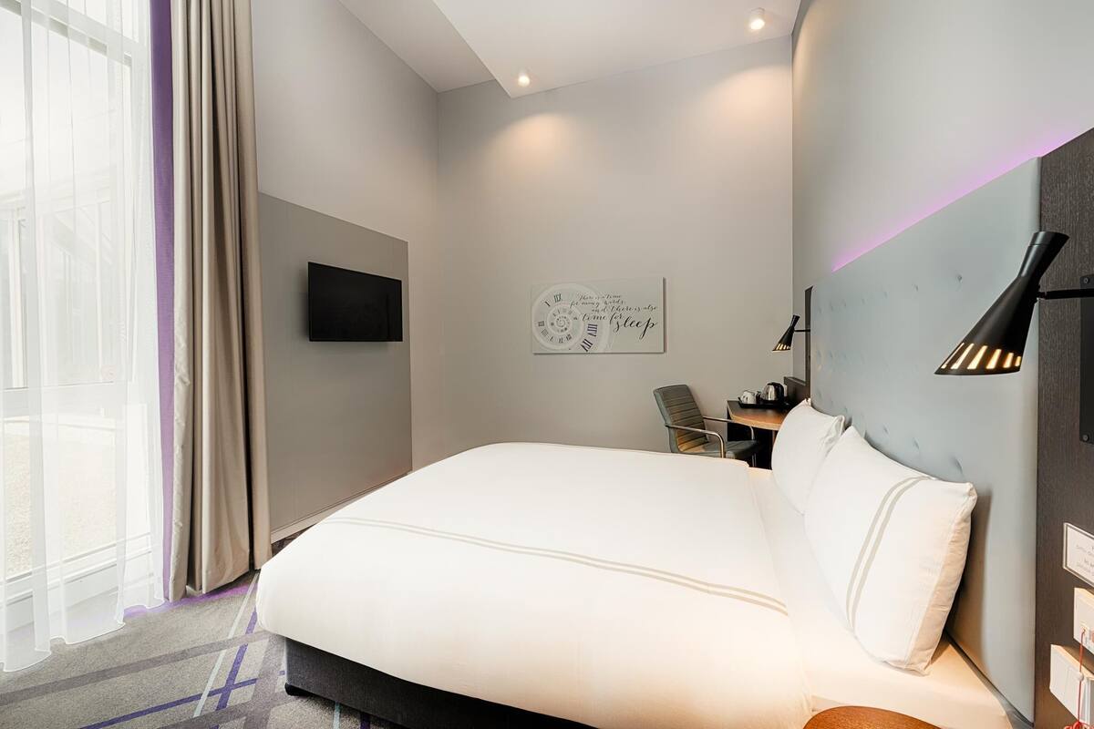 Habitación doble, ducha adaptada | 1 dormitorio y wifi gratis