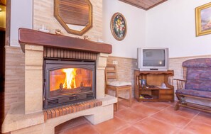 Interior - Seek tranquility in a natural setting at Casa Pepita. (Cacín)