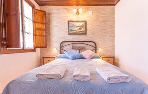 2 bedrooms, WiFi - Seek tranquility in a natural setting at Casa Pepita. (Cacín)