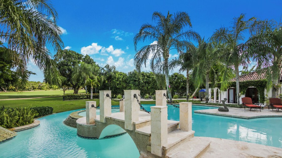 5-star villa for rent in Moroccan-style