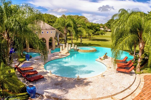 5-star villa for rent in Moroccan-style