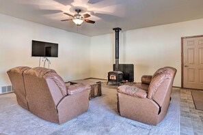 Interior - Quiet Newcastle Apartment w/ Step-Free Access (Newcastle)