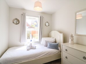 Cottage | 3 bedrooms, individually decorated, individually furnished, free WiFi
