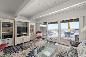 Televisión y oficina 