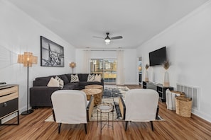 Condo, 3 habitaciones | Área de sala de estar