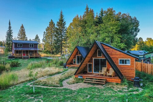 Glacier Nat'l Park A-frame w/ hot tub- Flattop Mountain A-Frame, GNP basecamp!