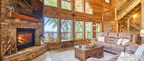 Smart-TV, Kamin, Tischtennisplatte