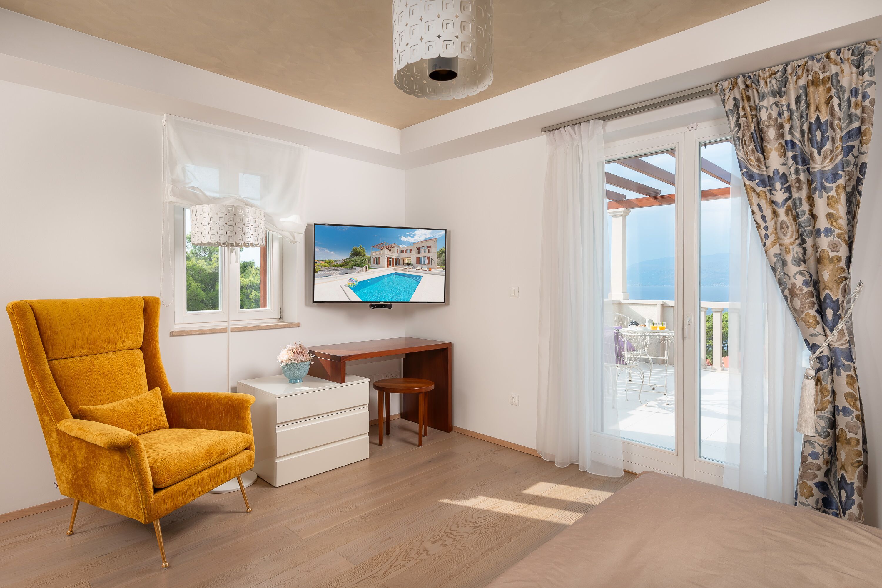 4 bedrooms, in-room safe, iron/ironing board, travel cot