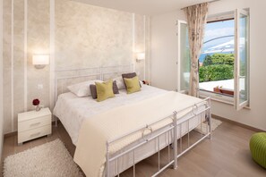 4 Schlafzimmer, Zimmersafe, Bügeleisen/Bügelbrett, Reisekinderbett