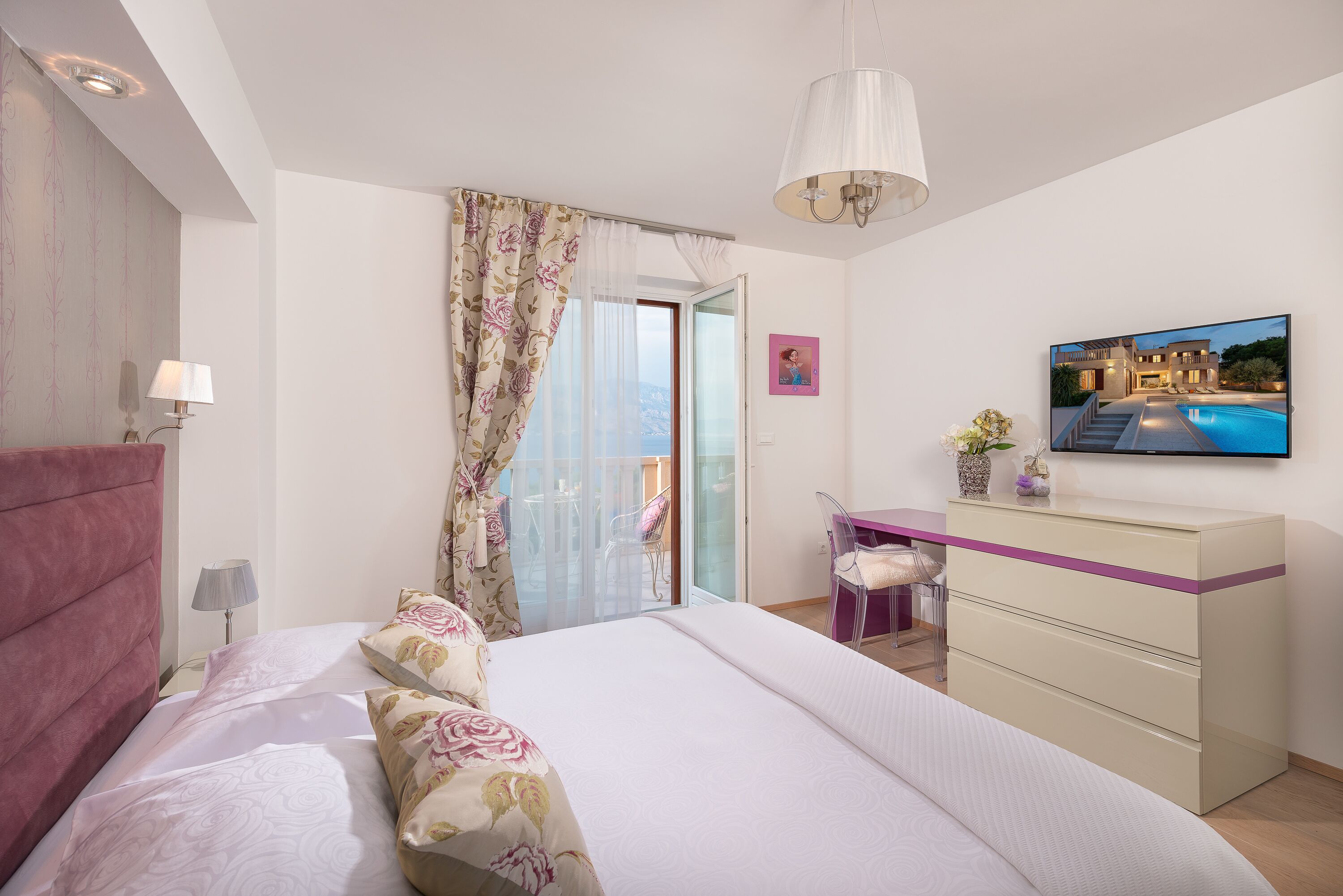 4 bedrooms, in-room safe, iron/ironing board, travel cot