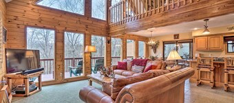 Fire Pit + Views: Family Cabin on Table Rock Lake