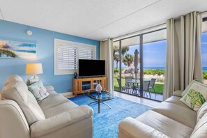 Smart TV, offices - La Concha 1 - Beachfront Vacation Rental with Pool (Belleair Beach)