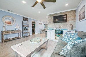 テレビ、書斎 / ワークスペース